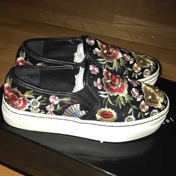 Alice + Olivia Shoes - NWT Alice & Olivia Napa Floral Sasha Sneaker